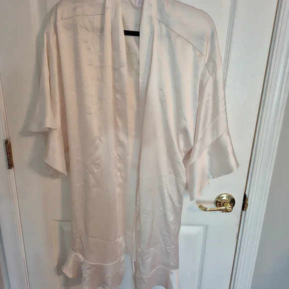 Victoria's Secret Ivory Satin Robe - Picture 5 of 7